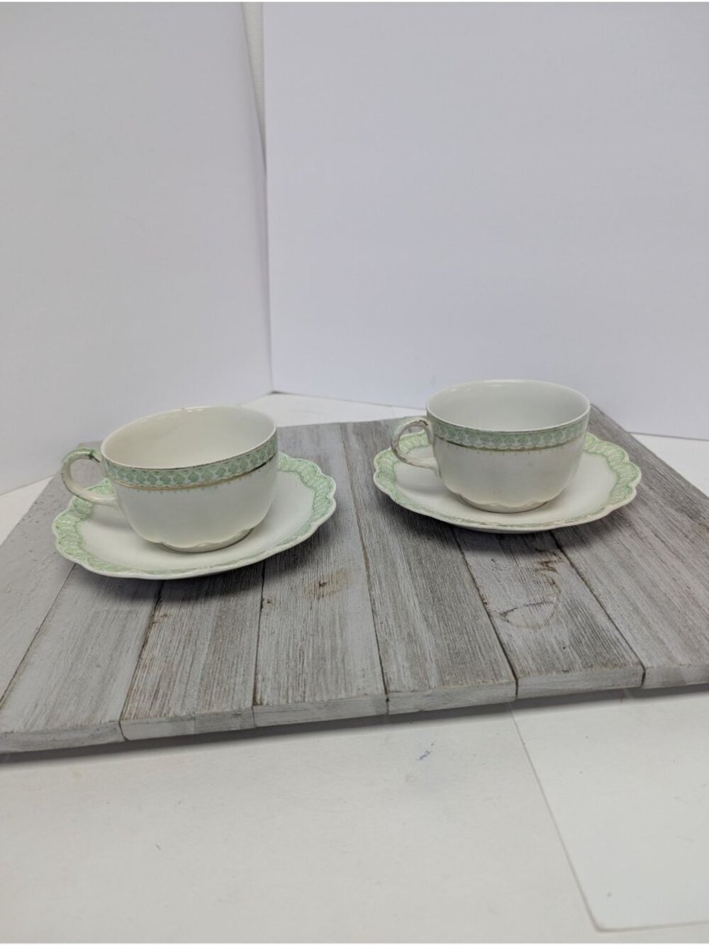 Johnson Bros Ruth #2 Cups & Saucers Set of 2 Green Gold Bone China